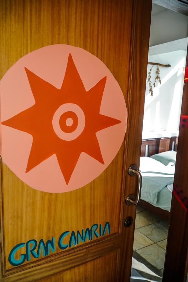 Tamaran House Hostel Las Palmas de Gran Canaria Exterior photo